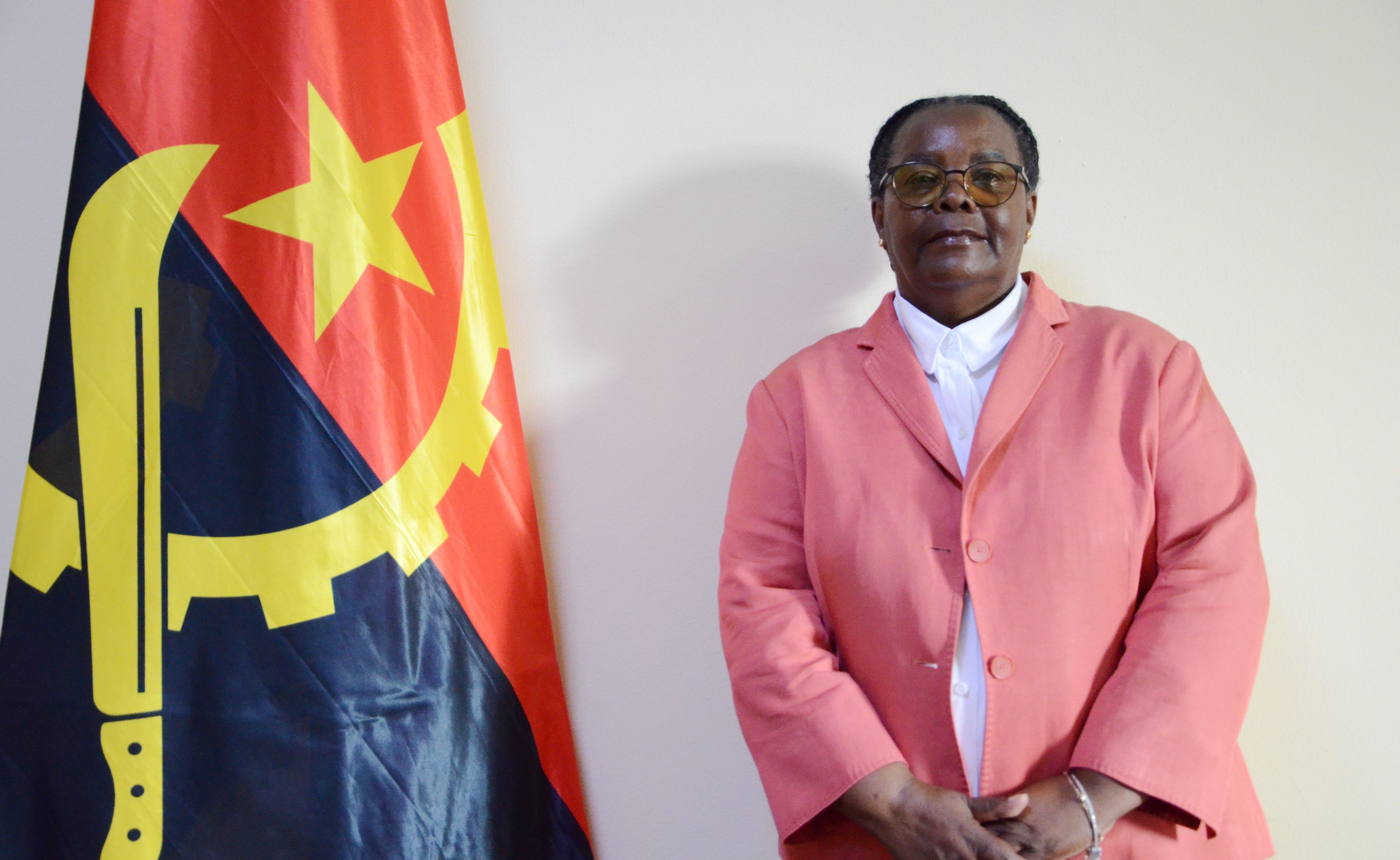 Maria João Francisco Chipalavelaa